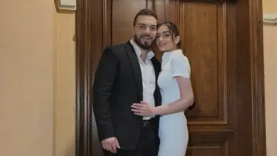 إطلالة رومانسية لـ ملك أحمد زاهر برفقة خطيبها شريف عمرو الليثي