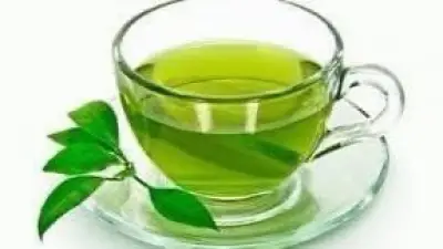 شرب الشاي الأخضر يومياً يقلل الأمراض المزمنة ويعزز صحة الدماغ