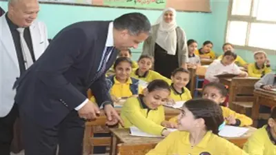 مدير تعليم الجيزة يتفقد امتحانات نهاية العام في أوسيم ومنشأة القناطر
