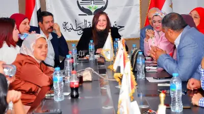 النائبة إليزابيث شاكر تقود حوارًا مع أهالي أسيوط لبحث الملفات الخدمية