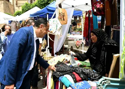 رئيس الوزراء يؤكد دعمه الكامل للحرف والصناعات التراثية واليدوية