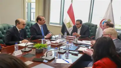 وزير الصحة يناقش مقترح حملة وطنية للتوعية بالأمراض غير المعدية