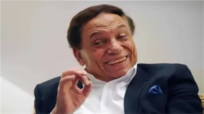 عادل إمام يروي شعوره بالذنب تجاه والدته ويكشف تفاصيل وفاتها
