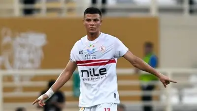جماهير الزمالك تحتضن محمد شحاتة بعد ضياع الكونفدرالية فيديو