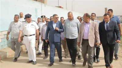 محافظ قنا يتفقد إعادة تأهيل منطقة هبوط نجع موسى وكوبري نجع حمادي