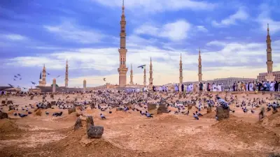 حكم زيارة أهل البقيع بعد الحج: استحبابها لمجاورة الأيام المباركة