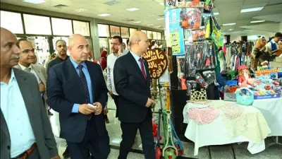 افتتاح معرض عيد أضحى مبارك للملابس الخيرية والمواد الغذائية بجامعة أسيوط