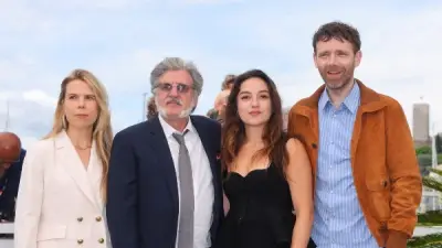 فريق فيلم الليلة الثالثة يخطف الأنظار في مهرجان كان وتكريم مؤثر لجون ترافولتا