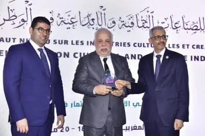نقابة المهن التمثيلية تهنئ أشرف زكي بتكريمه من منتدى الصناعات الثقافية والإبداعية