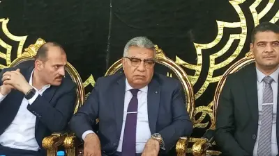 محافظ الدقهلية يقدم العزاء لأسر ضحايا حادث العوينات المروع