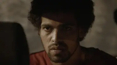 أدهم شكر يفوز بجائزة أفضل ممثل في جوائز النقاد للأفلام العربية
