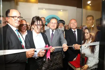 افتتاح معرض خبايا الروح للدكتور سيد قنديل رئيس جامعة العاصمة