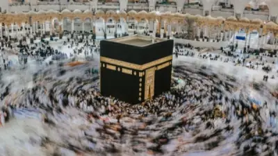 حكم الذكر بالأذكار غير المأثورة عند الطواف بالبيت.. الإفتاء تجيب