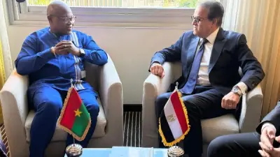 عبدالغفار: ندعم التعاون الإفريقي في المجال الصحي خلال لقاء وزير صحة بوركينا فاسو