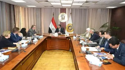وزير الصناعة: نحرص على سياسات توازن بين الاستثمار والتوسع في الإنتاج