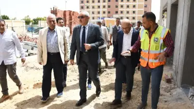 رئيس جامعة قناة السويس يتفقد تطوير المستشفى الجامعي وتحديث أقسام الطوارئ والنساء