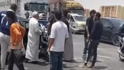 انقلاب سيارة ملاكي على الطريق الإقليمي بأكتوبر يتسبب في تكدس مروري