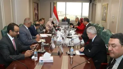 وزير الكهرباء يبحث مع البنك الدولي تعزيز الطاقات المتجددة