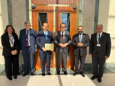 وزير الصحة يهنئ نائبه بجائزة نيلسون مانديلا للتميز الإفريقي