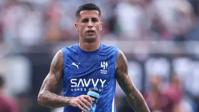 مزاد مفتوح.. الهلال يُشدد الخناق على برشلونة في ملف كانسيلو
