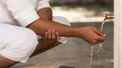 أمين الفتوى يوضح مدة المسح على الشراب وحكم خلعه على الوضوء