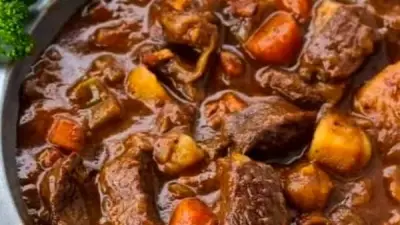 أكلات عيد الأضحى: طريقة عمل اللحمة بالبصل خطوة بخطوة