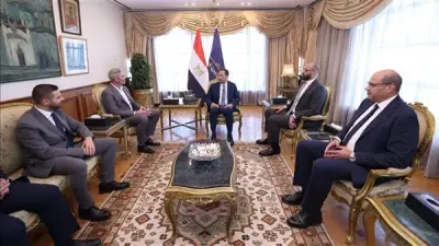 وزير الاتصالات يبحث مع أمازون خطط تعزيز استثماراتها في البنية التحتية الحوسبية
