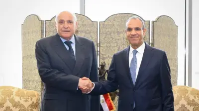 وزير الخارجية يبحث مع نظيره الجزائري تعزيز التعاون الاقتصادي والسياسي