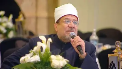 مختار جمعة يرفض فتوى الهلالي بجواز التضحية بالطيور ويؤكد: لا يجوز تتبع الشاذ