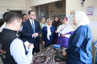 نائب وزير الصحة يحيل المتغيبين عن العمل للتحقيق خلال جولة بمستشفيات الإسكندرية