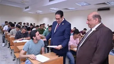 رئيس جامعة القاهرة يتفقد امتحانات الفصل الدراسي الثاني ويؤكد انتظامها