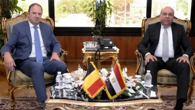 وزير الطيران يبحث مع سفير بلجيكا تعزيز الربط الجوي بين البلدين