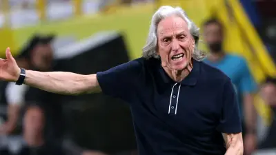 جيسوس يفاجئ جوارديولا: لك الشرف أن تقود النصر بعدي!