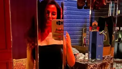 نسرين أمين تتألق بفستان أسود مجسم في أحدث ظهور على إنستجرام