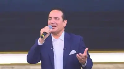 محمد ثروت يدخل المستشفى لإجراء عملية جراحية مفاجئة وتفاصيل علاقته بمبارك