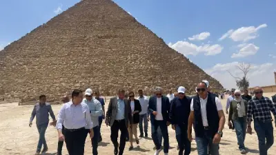 مدبولي يتفقد مشروعات تطوير الأهرامات ونزلة السمان ومحور عمرو بن العاص