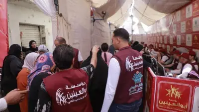 مؤسسة أبو العينين تواصل توزيع لحوم الأضاحي على الأسر في المحافظات