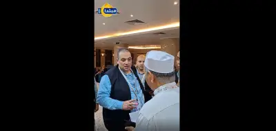 رئيس لجنة العزيزية يتفقد بعثة الحج السياحي للاطمئنان على الحجاج