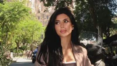 كارولين عزمي تتألق بإطلالة عصرية أنيقة في أحدث ظهور لها