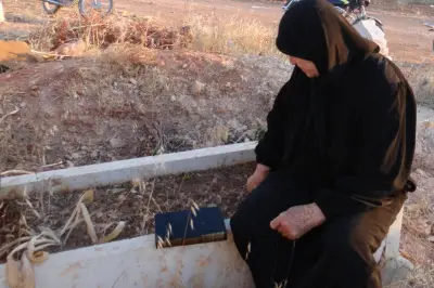 هل ارتداء السواد بعد وفاة الزوج لفترة طويلة حرام؟ الإفتاء تجيب