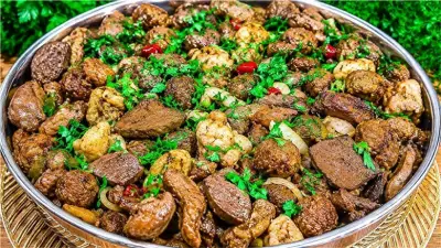 طريقة عمل صينية حلويات مشكلة: سر النجاح في التدرج لطبق العيد
