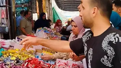 إقبال متزايد على الشوكولاتة والحلوى بأسواق الغربية قبل عيد الأضحى