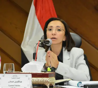 محافظ البحيرة يتابع توفر اللحوم والسلع الأساسية بالمنافذ