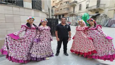 شارع الشريفين يتحول إلى معرض فني مفتوح للمواهب في وسط القاهرة