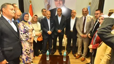 محافظ أسيوط يواصل استقبال المهنئين بعيد الأضحى في أجواء احتفالية