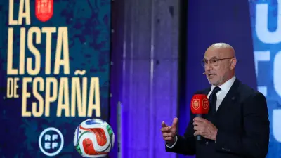 الصحافة الكتالونية تسخر من غياب لاعبي ريال مدريد عن تشكيلة العام في كرة القدم