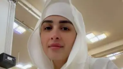 ياسمين عبد العزيز تؤدي مناسك الحج في أجواء روحانية مميزة