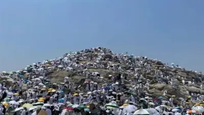 مشاهد مهيبة لحجاج بيت الله الحرام في عرفات قبل مغيب الشمس