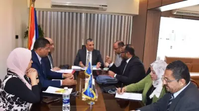 دراسة سد عجز الأطباء والتمريض في أسوان وإعادة توزيعهم