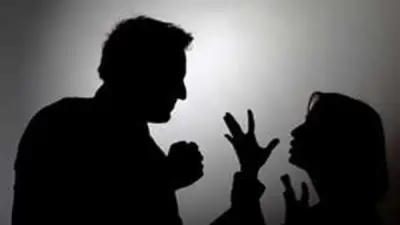 جربي تحبسيني.. زوجة تستغيث من زوجها بعد تعرضها للضرب والإهانة